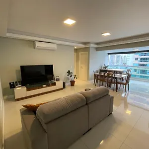https://apartamento-meia-praia.santa-catarina-brasil.com